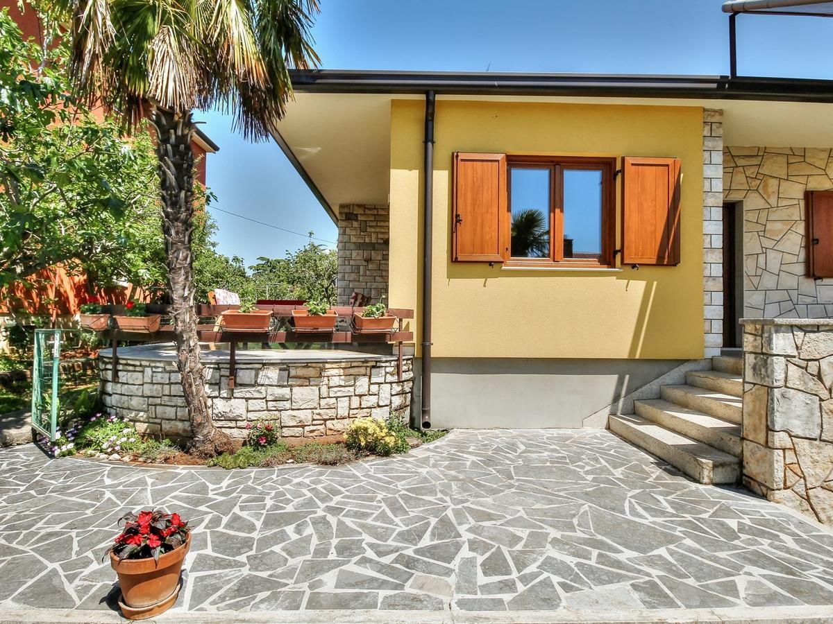 Lovric House With Apartments Ουμάγκ Εξωτερικό φωτογραφία